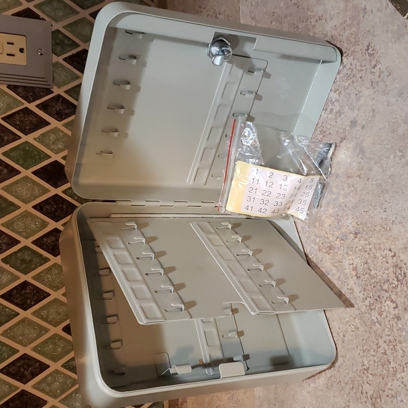Lockable Key Box NWOT - Picture 2 of 4